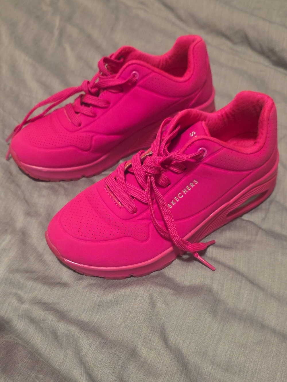 Sketchers Vibrant Pink Shoes 8